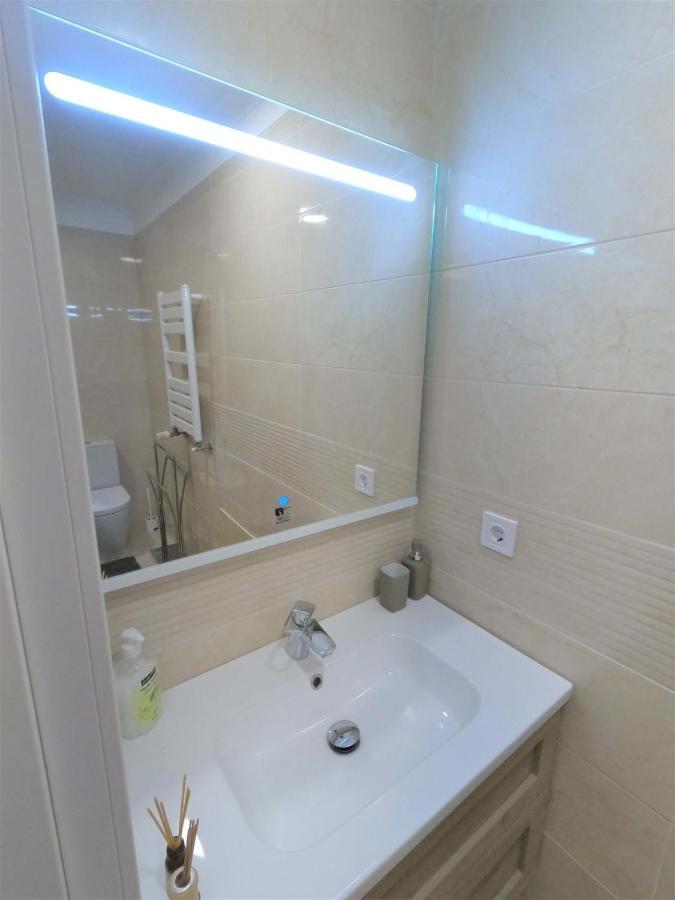 Carnaxide Modern T1 Apartment W Balcony In Carnaxide Oeiras Lisbon Luaran gambar