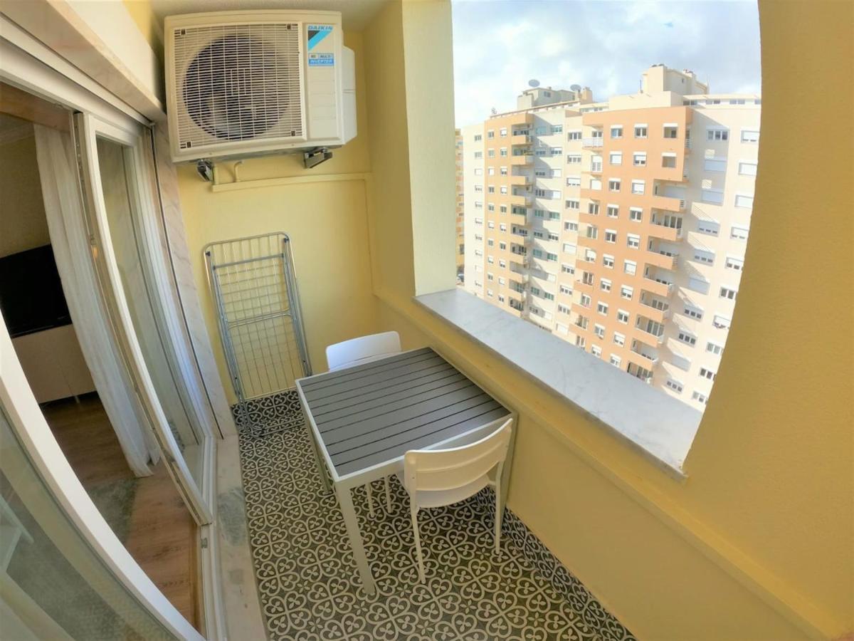 Carnaxide Modern T1 Apartment W Balcony In Carnaxide Oeiras Lisbon Luaran gambar